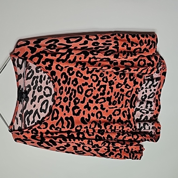 Seductions large orange and black camo cropped long sleeve shirt - Picture 2 of 5